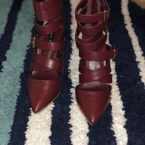 Shoe dazzle never worned